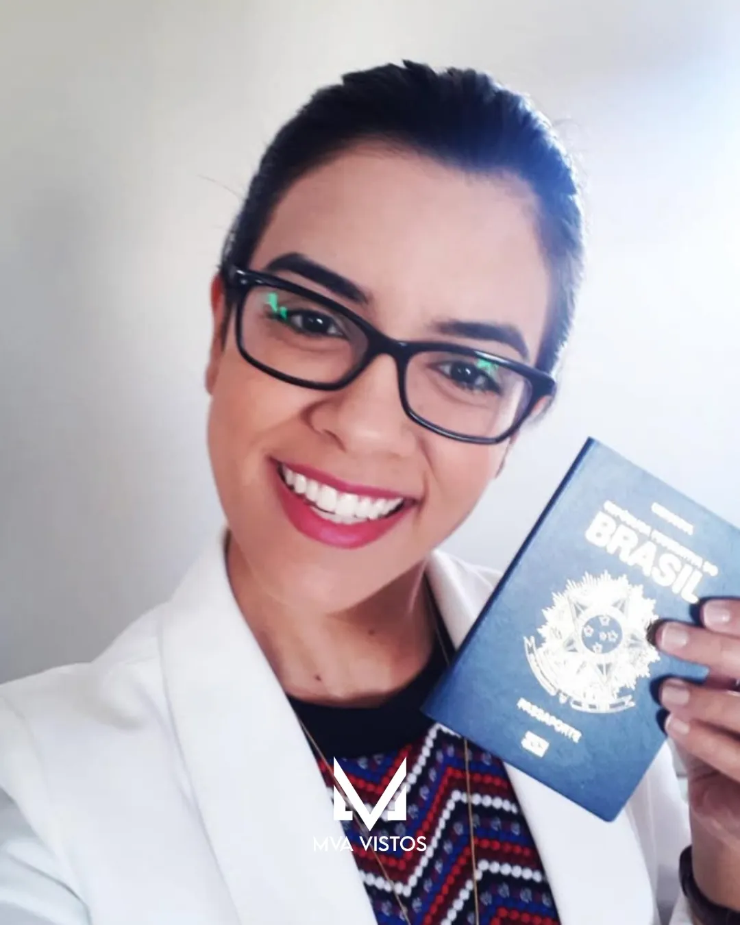 Cliente com o visto americano aprovado pela MVA Vistos