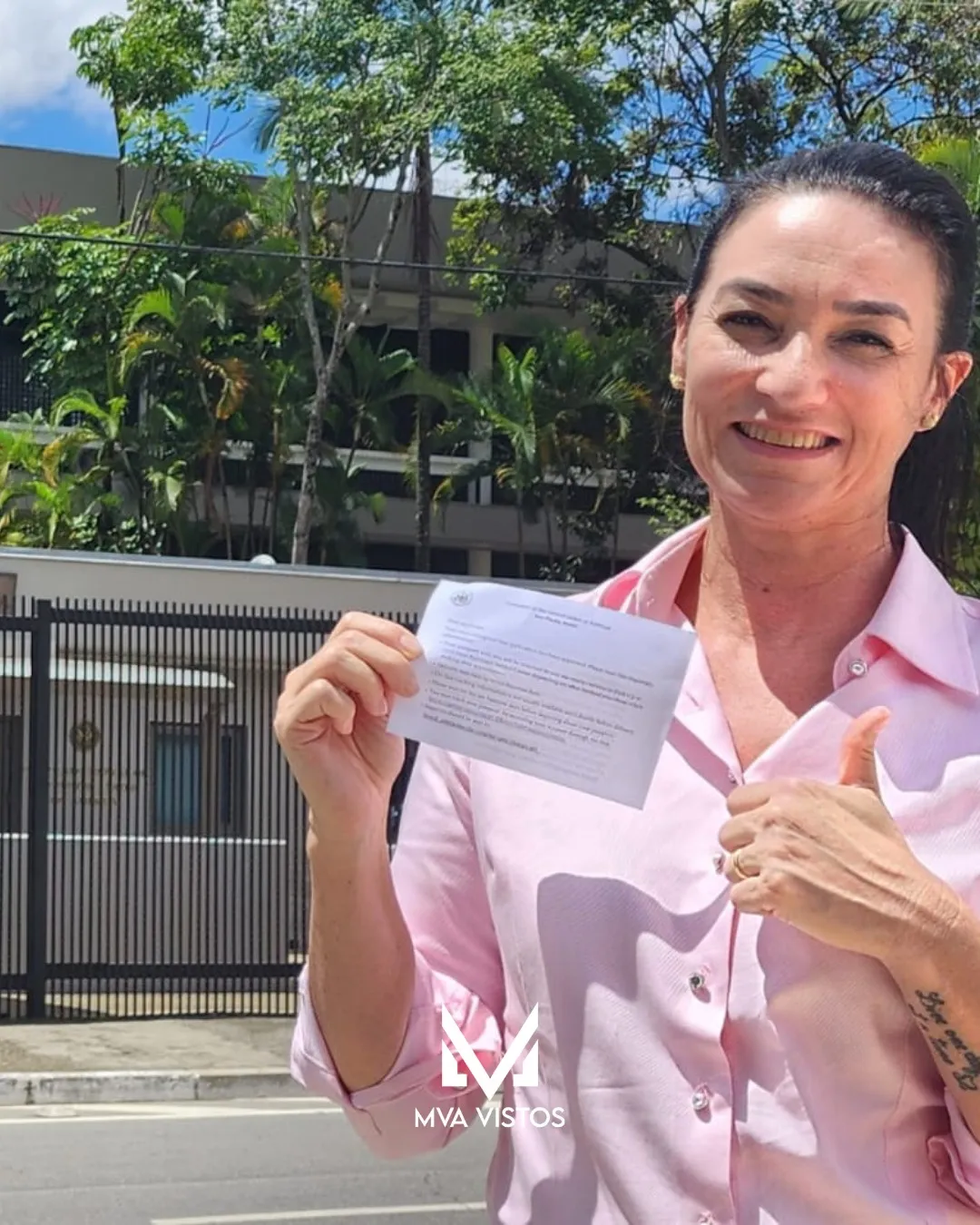 Cliente com o visto para os EUA aprovado pela MVA Vistos